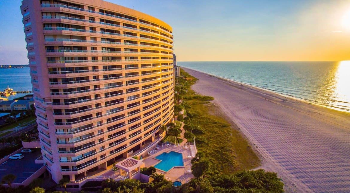 Oceanside Treasure beachfront Clearwater Beach rental near Pier 60