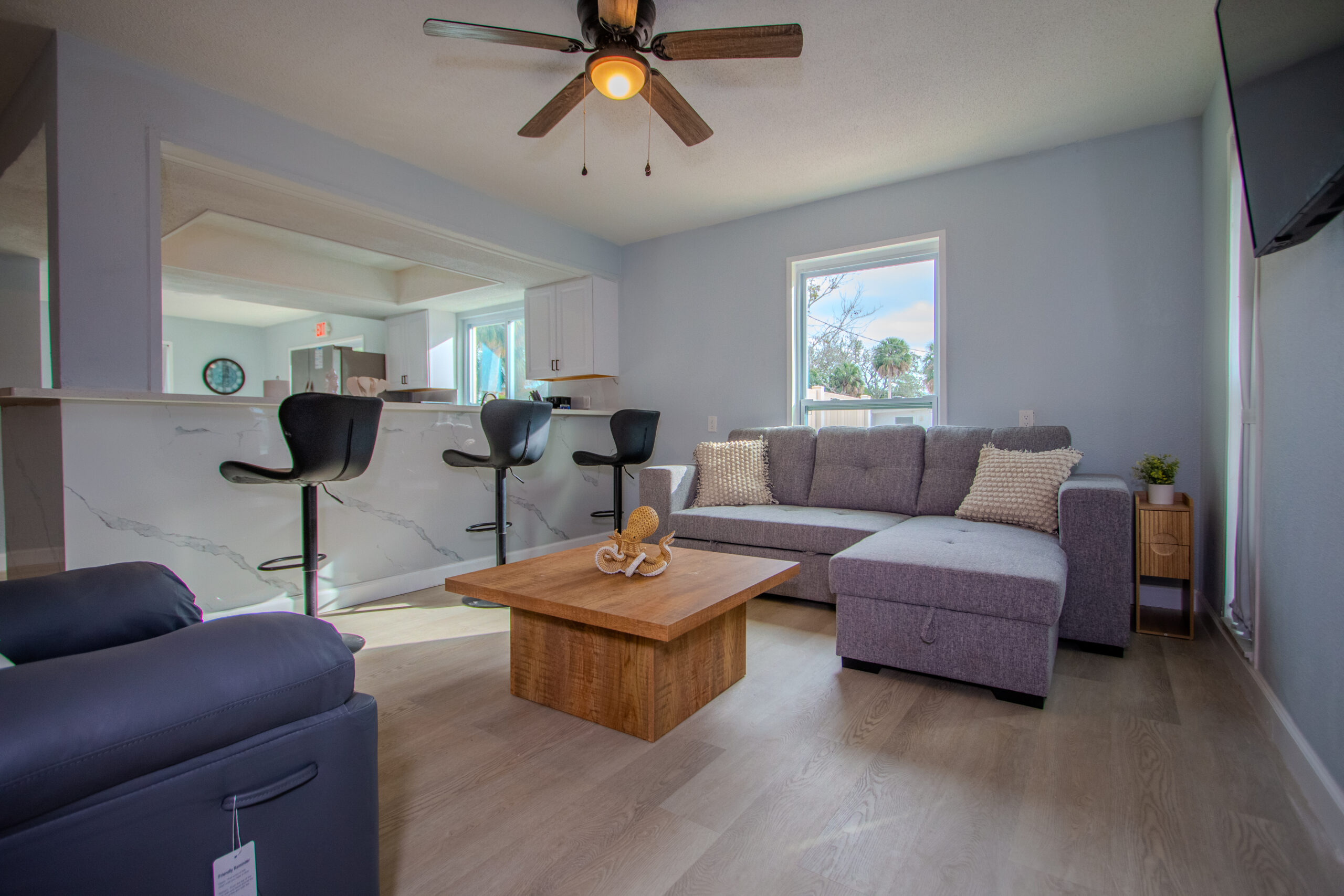 Paradise by the Gulf Unit B living room